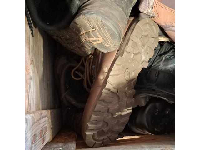 Partij diverse schoenen - afbeelding 2 van  10