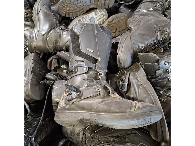 Partij diverse schoenen - afbeelding 2 van  10