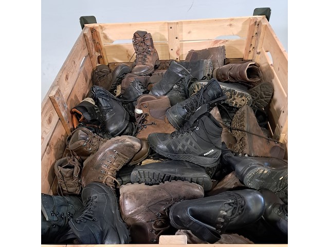 Partij diverse schoenen - afbeelding 2 van  9