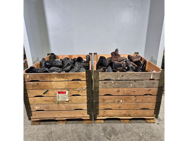 Partij diverse schoenen - afbeelding 1 van  13