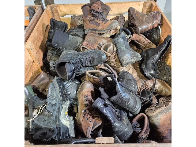 Partij diverse schoenen - afbeelding 6 van  13