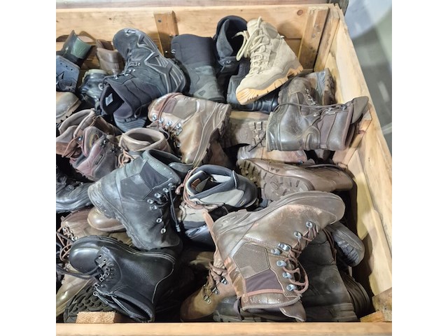 Partij diverse schoenen - afbeelding 10 van  13