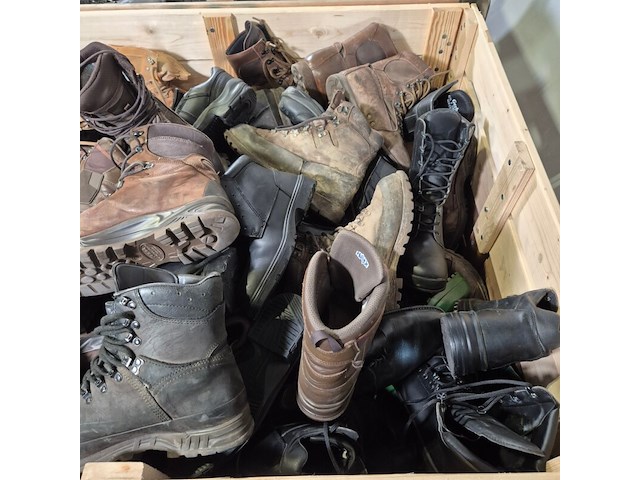 Partij diverse schoenen - afbeelding 4 van  13