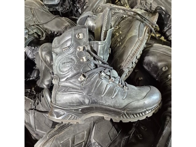 Partij diverse schoenen - afbeelding 8 van  13