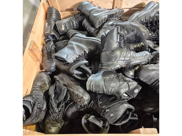 Partij diverse schoenen - afbeelding 10 van  13