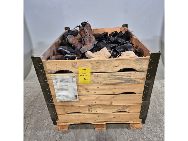 Partij diverse schoenen - afbeelding 1 van  8