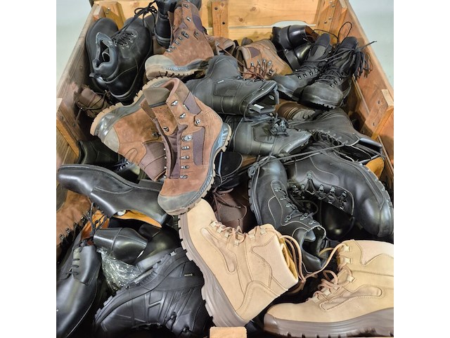 Partij diverse schoenen - afbeelding 2 van  8