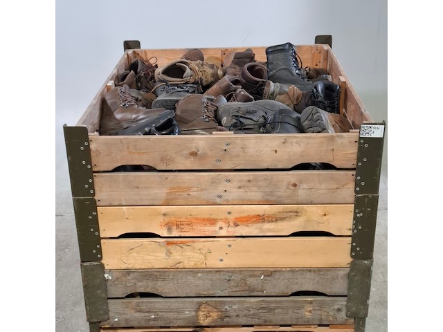 Partij diverse schoenen - afbeelding 1 van  7