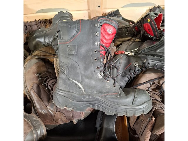 Partij diverse schoenen - afbeelding 2 van  13