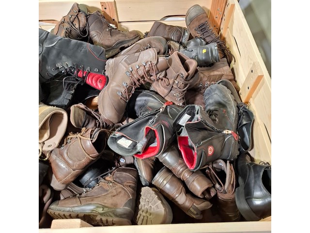 Partij diverse schoenen - afbeelding 4 van  13