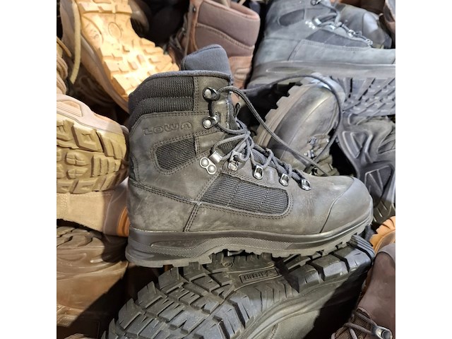 Partij diverse schoenen - afbeelding 9 van  13