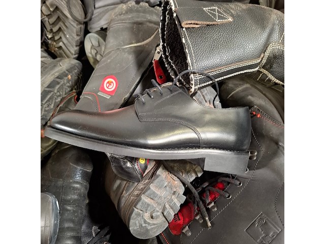 Partij diverse schoenen - afbeelding 11 van  15