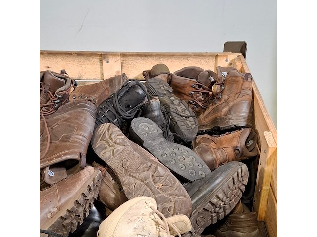 Partij diverse schoenen - afbeelding 3 van  13