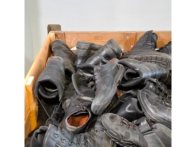 Partij diverse schoenen - afbeelding 9 van  13