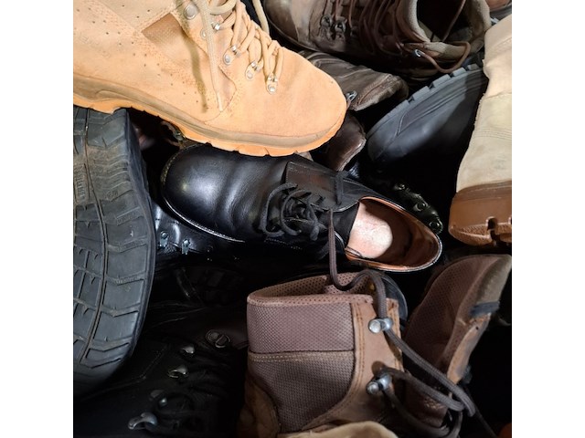 Partij diverse schoenen - afbeelding 2 van  14