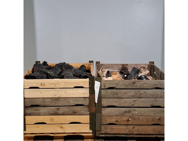 Partij diverse schoenen - afbeelding 1 van  14