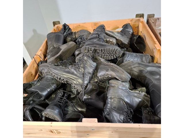 Partij diverse schoenen - afbeelding 8 van  14