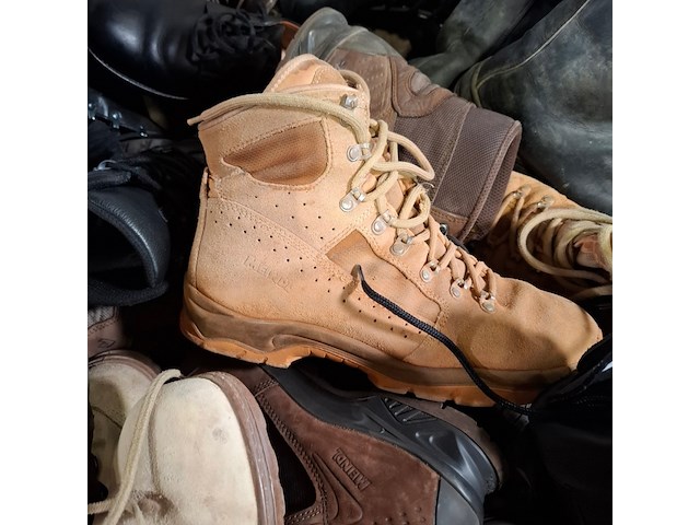 Partij diverse schoenen - afbeelding 9 van  14