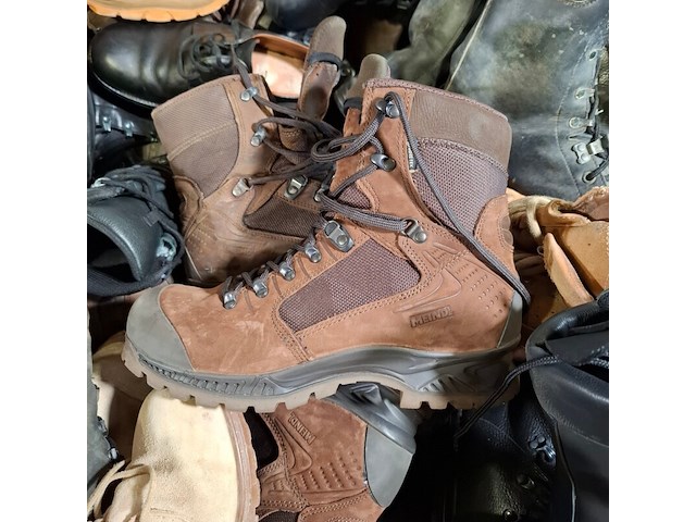 Partij diverse schoenen - afbeelding 11 van  14