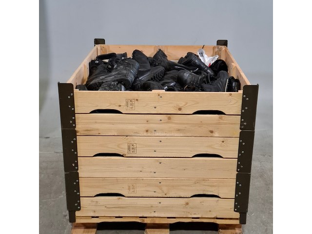 Partij diverse schoenen - afbeelding 1 van  8