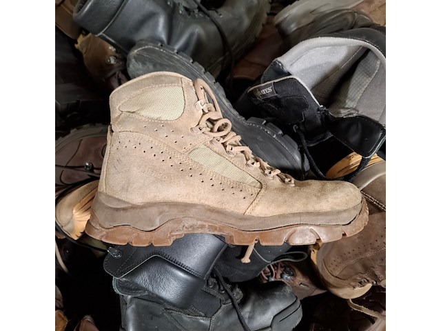 Partij diverse schoenen - afbeelding 2 van  13