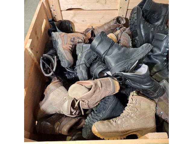 Partij diverse schoenen - afbeelding 4 van  13