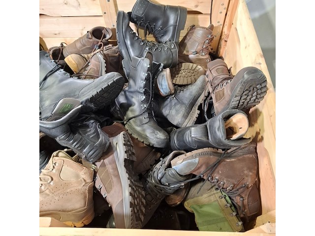 Partij diverse schoenen - afbeelding 5 van  13