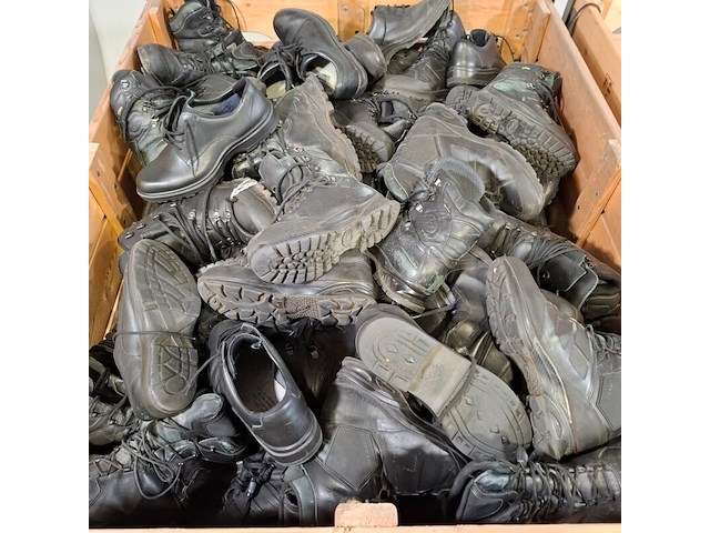 Partij diverse schoenen - afbeelding 6 van  13