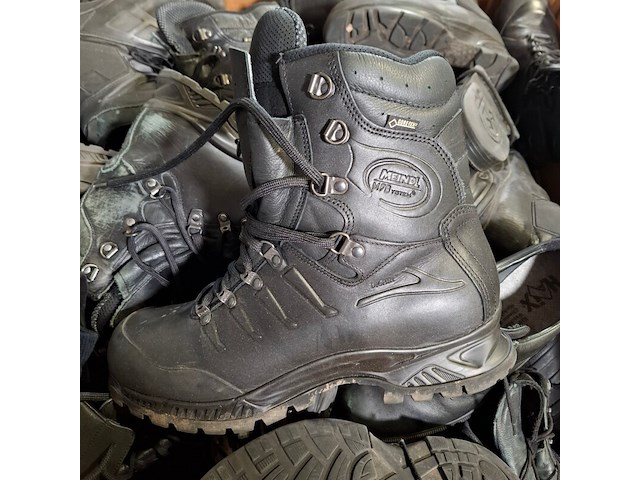 Partij diverse schoenen - afbeelding 7 van  13