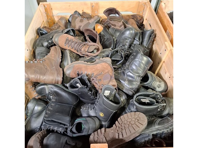 Partij diverse schoenen - afbeelding 6 van  13