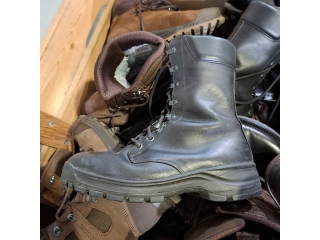Partij diverse schoenen - afbeelding 9 van  13
