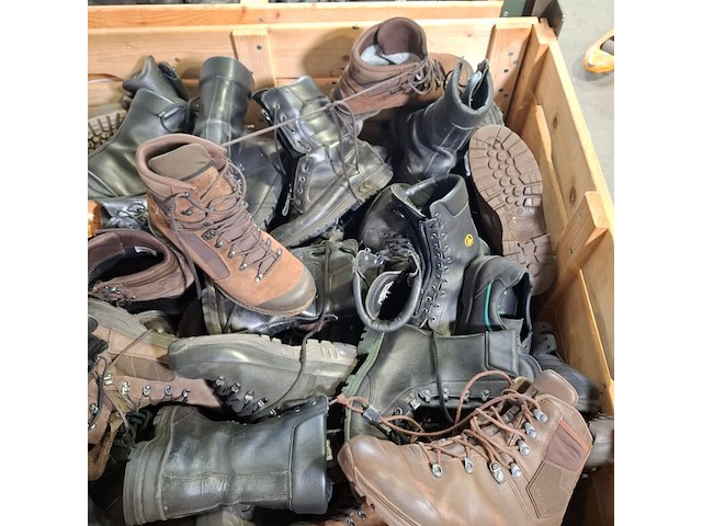 Partij diverse schoenen - afbeelding 10 van  13