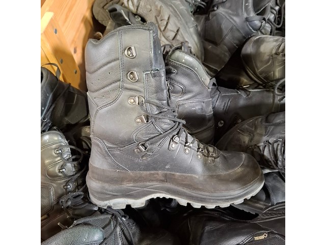 Partij diverse schoenen - afbeelding 2 van  14