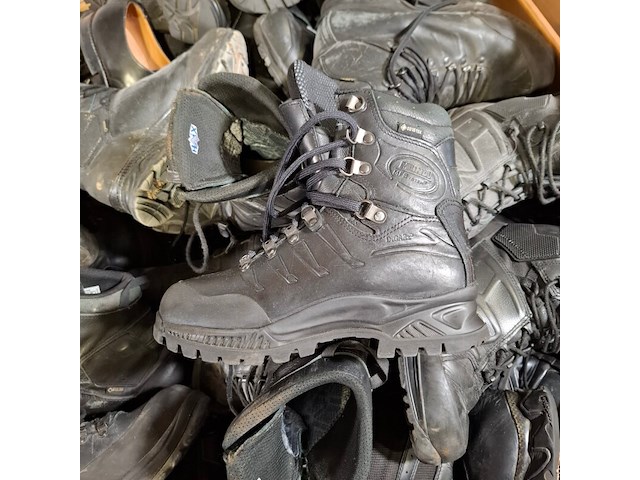 Partij diverse schoenen - afbeelding 4 van  14