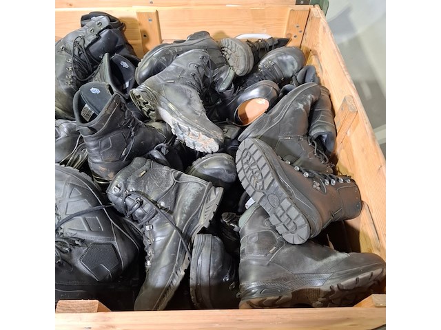 Partij diverse schoenen - afbeelding 5 van  14