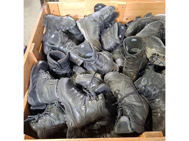 Partij diverse schoenen - afbeelding 6 van  14
