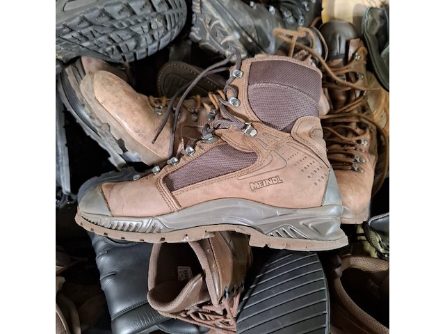 Partij diverse schoenen - afbeelding 8 van  14