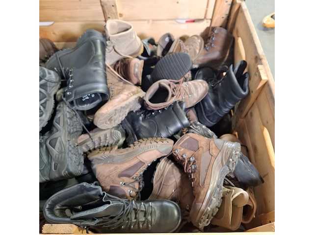 Partij diverse schoenen - afbeelding 12 van  14