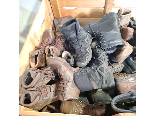 Partij diverse schoenen - afbeelding 13 van  14