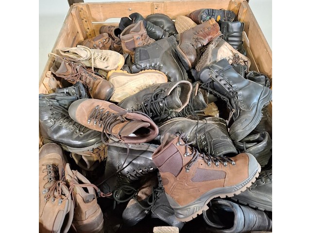 Partij diverse schoenen - afbeelding 2 van  9