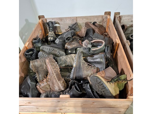 Partij diverse schoenen - afbeelding 9 van  15