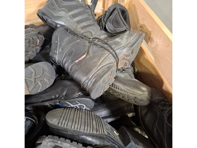 Partij diverse schoenen - afbeelding 3 van  14