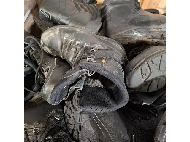 Partij diverse schoenen - afbeelding 4 van  14