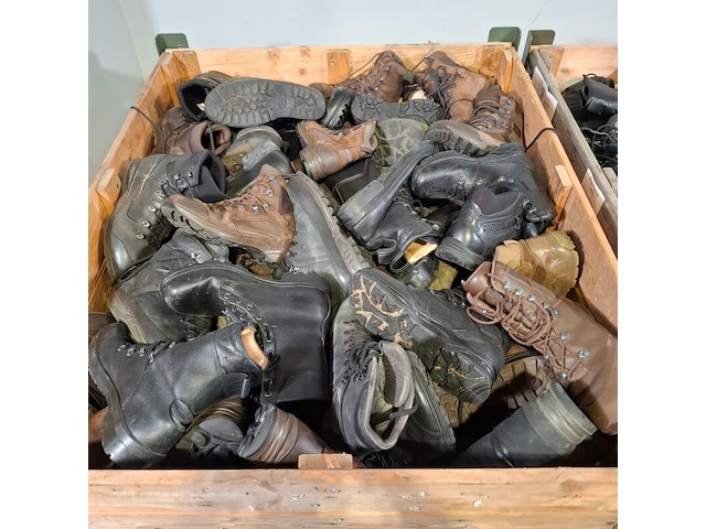 Partij diverse schoenen - afbeelding 8 van  14