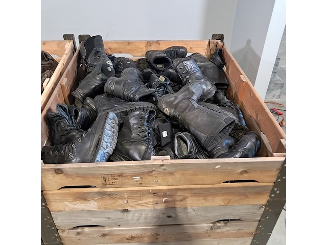 Partij diverse schoenen - afbeelding 7 van  13