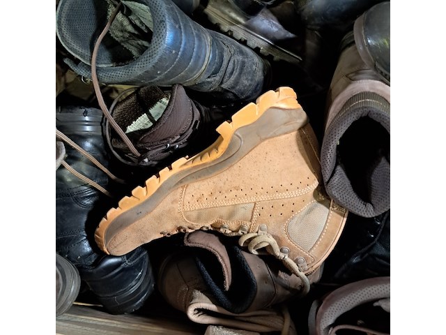 Partij diverse schoenen - afbeelding 2 van  13