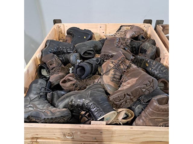 Partij diverse schoenen - afbeelding 7 van  13