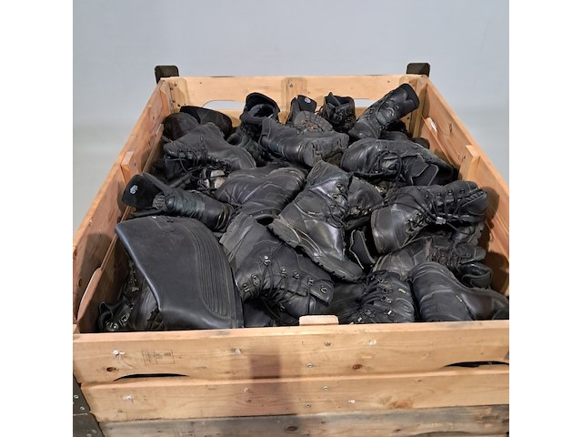 Partij diverse schoenen - afbeelding 2 van  8