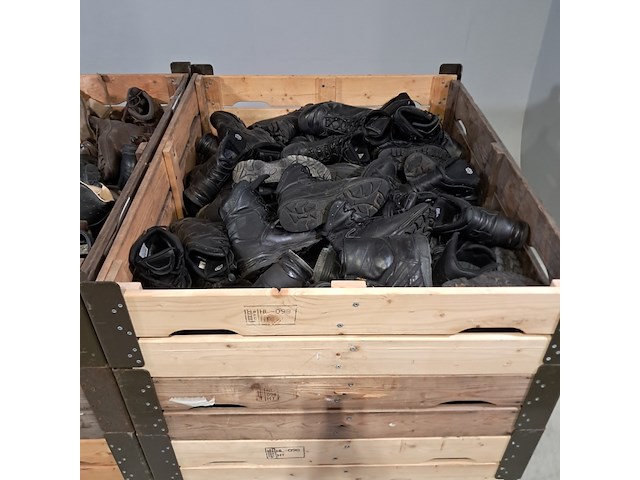 Partij diverse schoenen - afbeelding 6 van  13