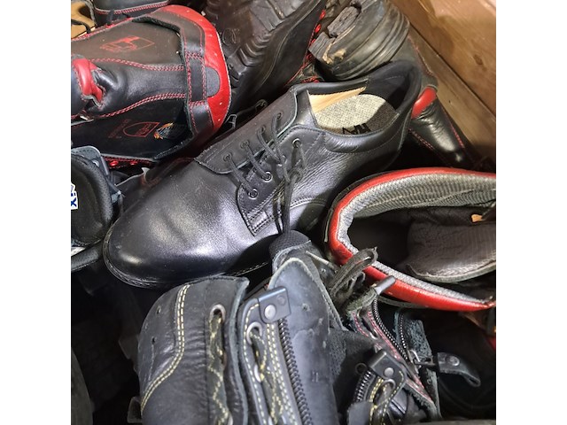 Partij diverse schoenen - afbeelding 4 van  14